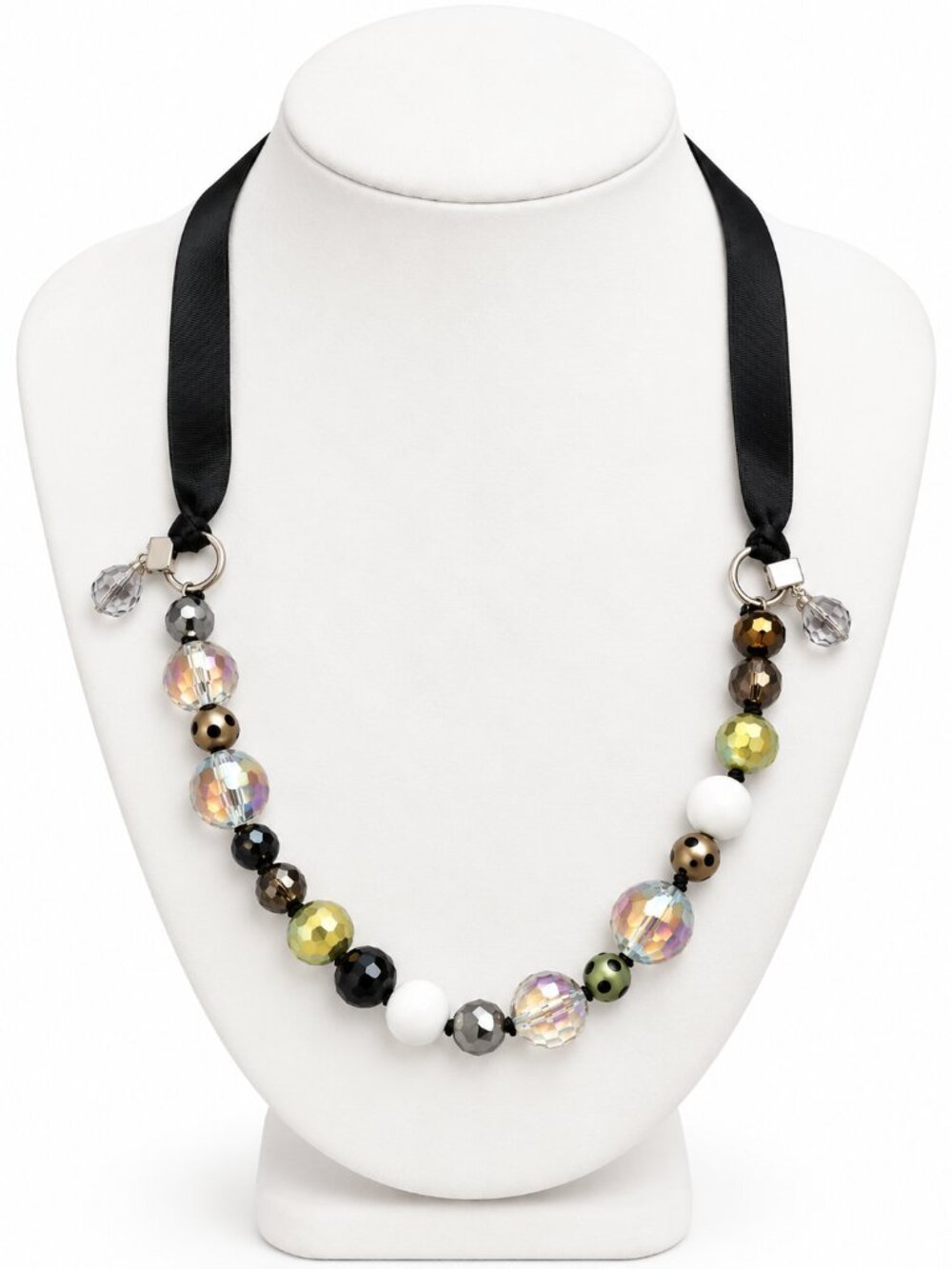 Beaded Necklace by Premier Designs